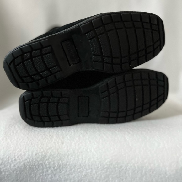Khombu Size 9 Black Suede Lace Up Winter Boot with Faux Fur Lining. - Picture 4 of 16